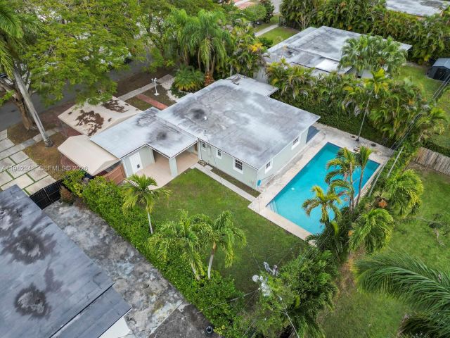 Home for rent at 5940 SW 47th St - photo 7427267