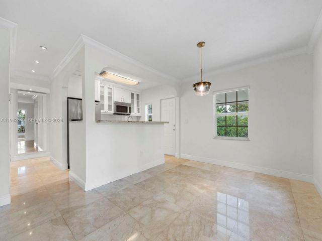 Home for rent at 5940 SW 47th St - photo 7427269