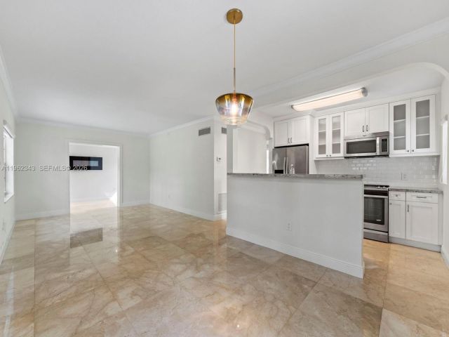 Home for rent at 5940 SW 47th St - photo 7427271