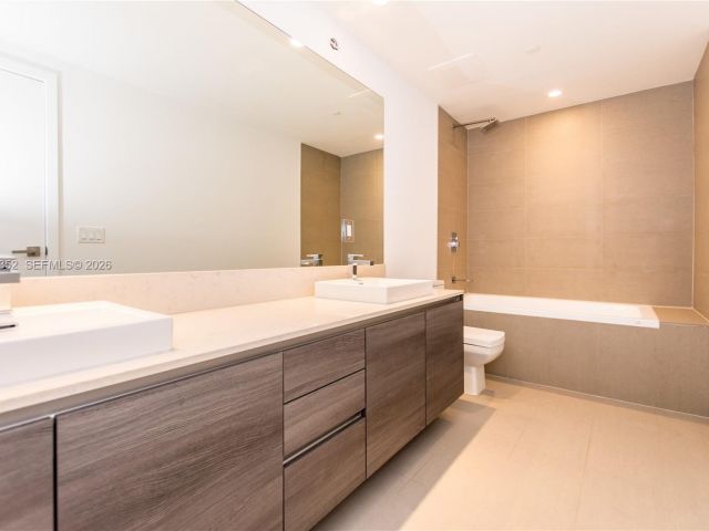 Apartment for sale  Unit #1706 - photo 7395902