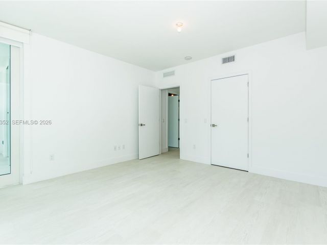 Apartment for sale  Unit #1706 - photo 7395903