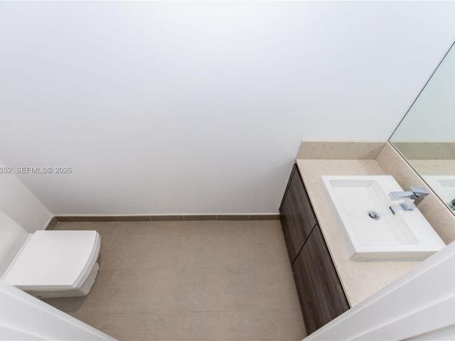 Apartment for sale  Unit #1706 - photo 7395906