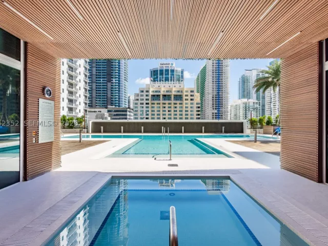 1-bedroom condo for sale in Miami - 1080 Brickell Ave 1706 - MondialRealty