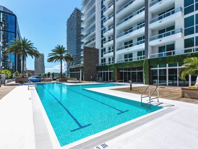 1-bedroom condo for sale in Miami - 1080 Brickell Ave 1706 - MondialRealty