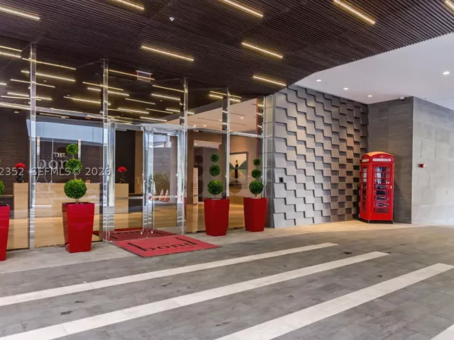 1-bedroom condo for sale in Miami - 1080 Brickell Ave 1706 - MondialRealty