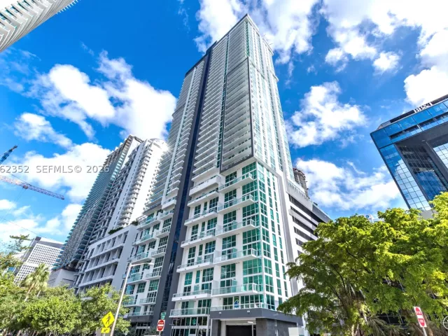 1-bedroom condo for sale in Miami - 1080 Brickell Ave 1706 - MondialRealty