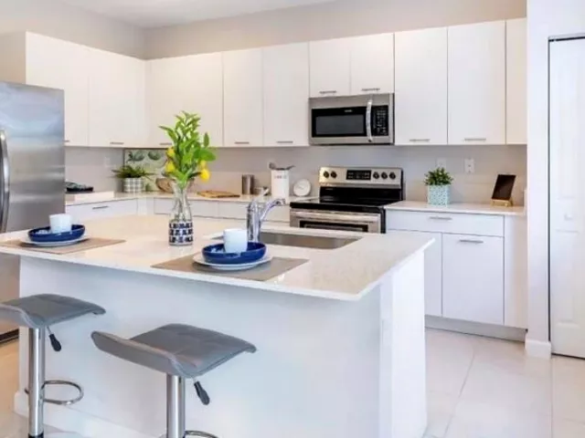 3-bedroom home for sale in Homestead - 2810 SE 24th Ave - MondialRealty