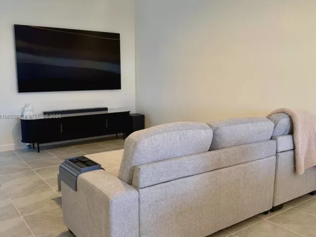 3-bedroom home for sale in Homestead - 2810 SE 24th Ave - MondialRealty