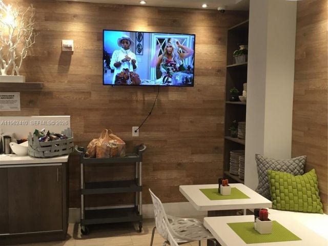 condo for rent in Bal Harbour - 10275 Collins Ave 1402 - MondialRealty