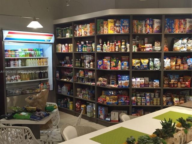 condo for rent in Bal Harbour - 10275 Collins Ave 1402 - MondialRealty