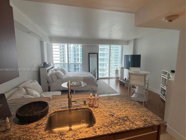 condo for rent in Bal Harbour - 10275 Collins Ave 1402 - MondialRealty