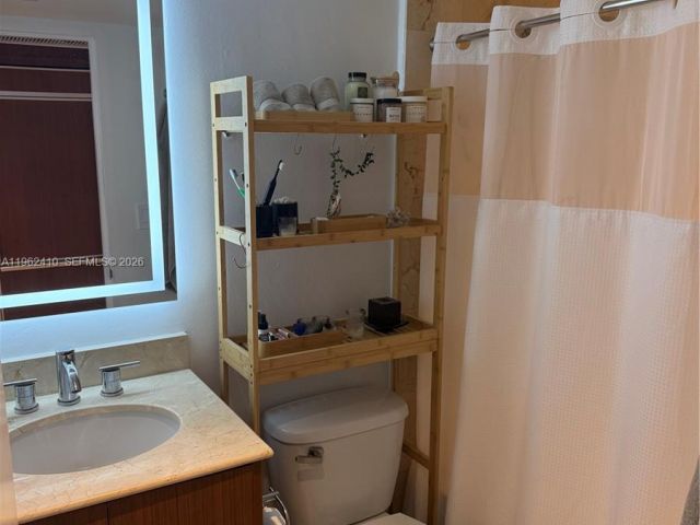 condo for rent in Bal Harbour - 10275 Collins Ave 1402 - MondialRealty