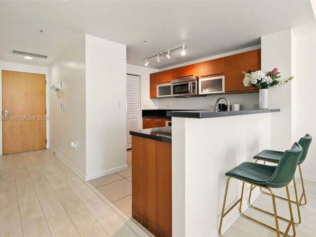 Apartment for rent  Unit #2405 - photo 7488883