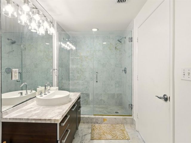 Apartment for rent  Unit #2405 - photo 7488887