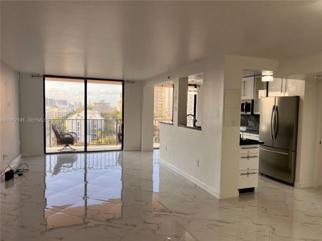 Apartment for rent  Unit #912 - photo 7433769