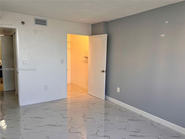 Apartment for rent  Unit #912 - photo 7433780