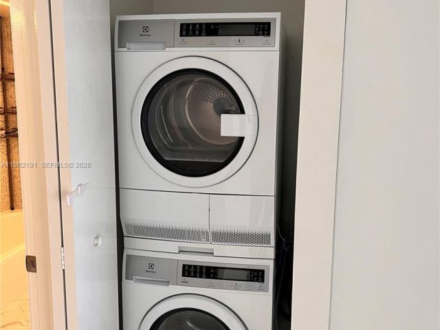 Apartment for rent  Unit #912 - photo 7433783