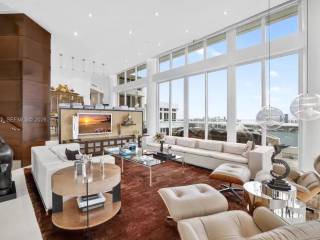 5-bedroom condo for sale in Aventura - 2600 Island Blvd PH-1 - MondialRealty