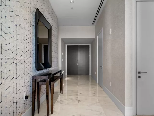 3-bedroom condo for rent in Sunny Isles Beach - 17141 Collins Ave 3002 - MondialRealty