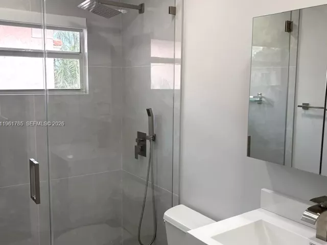 3-bedroom home for rent in Doral - 10225 NW 57th Ter 10225 - MondialRealty