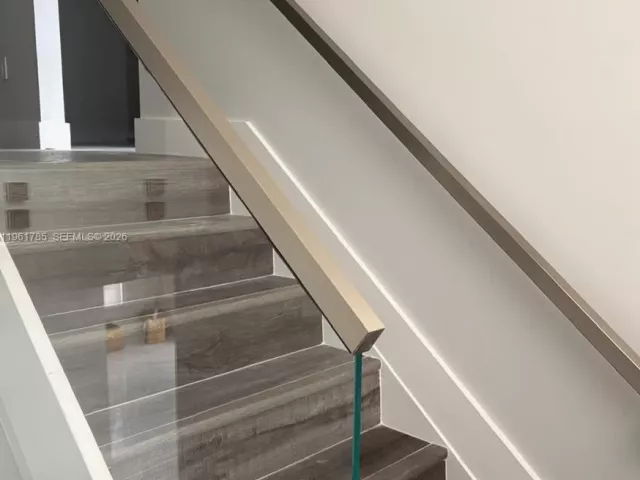 3-bedroom home for rent in Doral - 10225 NW 57th Ter 10225 - MondialRealty