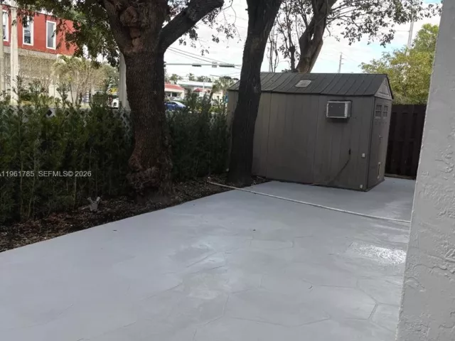 3-bedroom home for rent in Doral - 10225 NW 57th Ter 10225 - MondialRealty