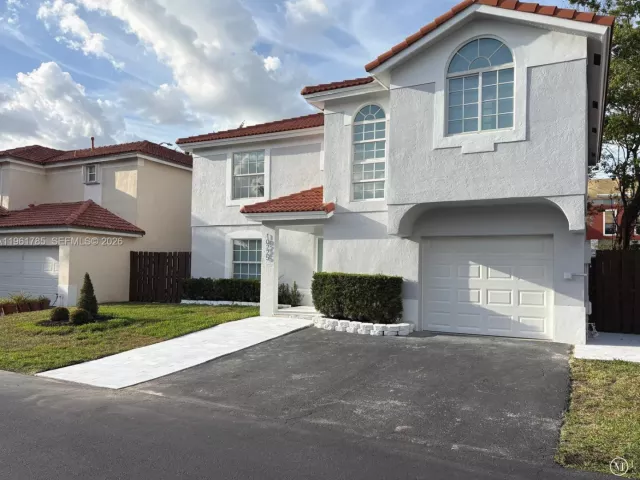 3-bedroom home for rent in Doral - 10225 NW 57th Ter 10225 - MondialRealty