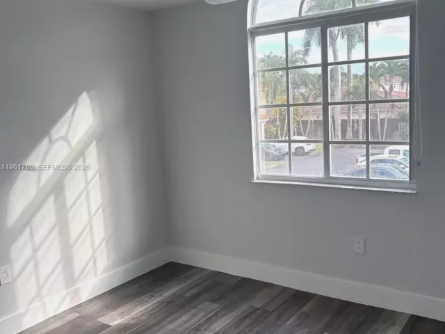 3-bedroom home for rent in Doral - 10225 NW 57th Ter 10225 - MondialRealty