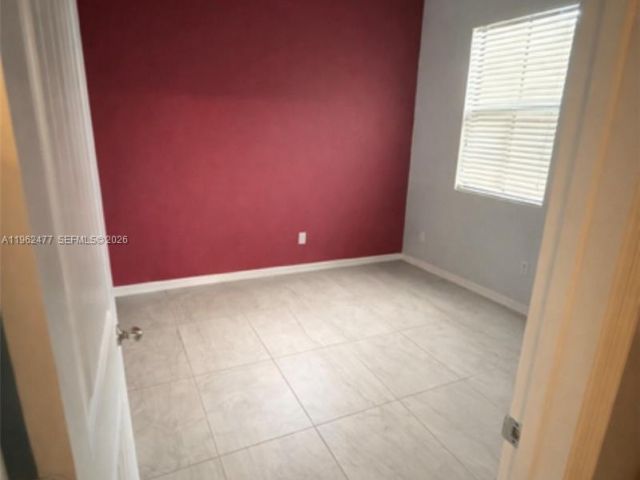 Home for rent at 1040 NW 33rd Ct 1040 - photo 7504371