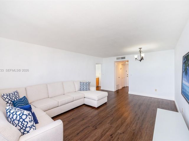 Apartment for sale  Unit #1505 - photo 7400458