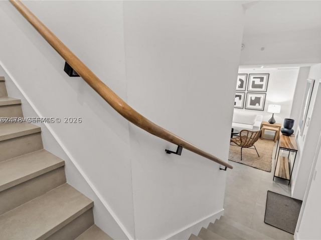 4-bedroom condo for sale in Miami - 650 NE 32nd St BH6 - MondialRealty