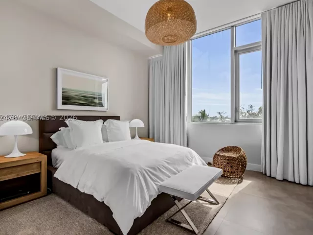 4-bedroom condo for sale in Miami - 650 NE 32nd St BH6 - MondialRealty
