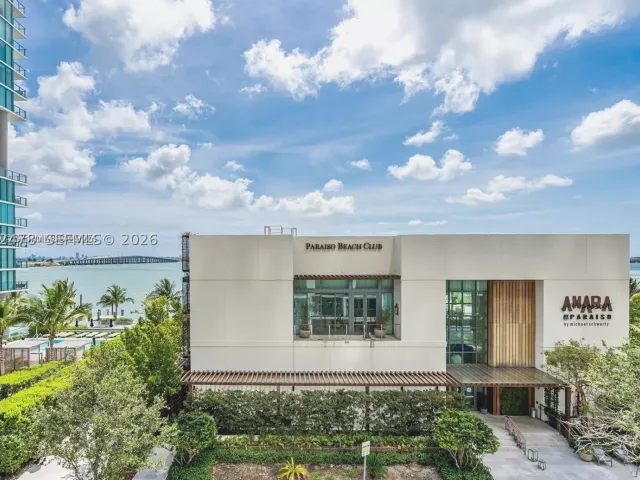 4-bedroom condo for sale in Miami - 650 NE 32nd St BH6 - MondialRealty