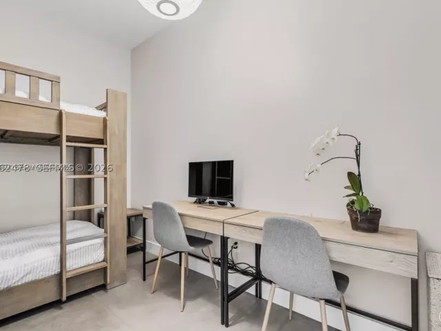 4-bedroom condo for sale in Miami - 650 NE 32nd St BH6 - MondialRealty