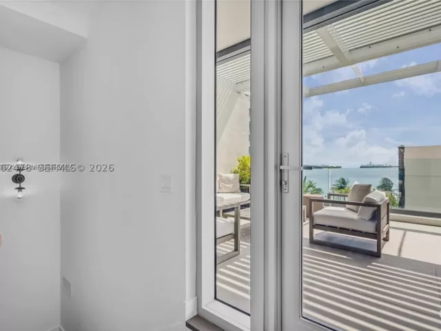 4-bedroom condo for sale in Miami - 650 NE 32nd St BH6 - MondialRealty
