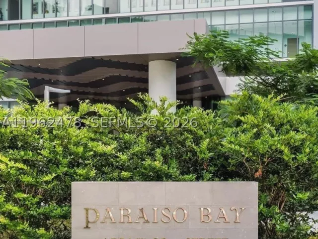 4-bedroom condo for sale in Miami - 650 NE 32nd St BH6 - MondialRealty