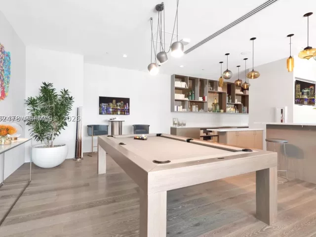 4-bedroom condo for sale in Miami - 650 NE 32nd St BH6 - MondialRealty
