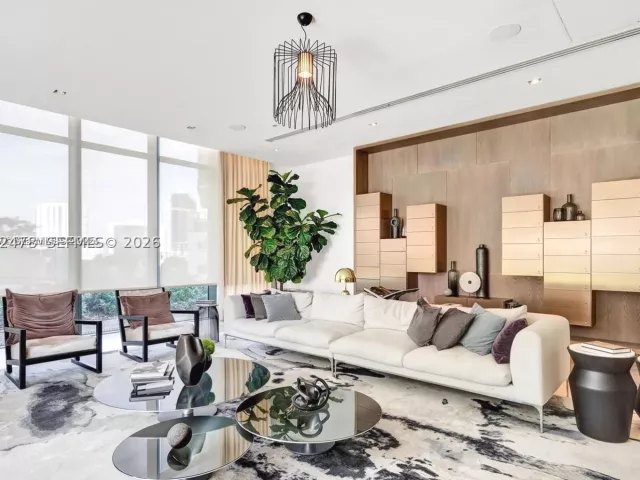 4-bedroom condo for sale in Miami - 650 NE 32nd St BH6 - MondialRealty
