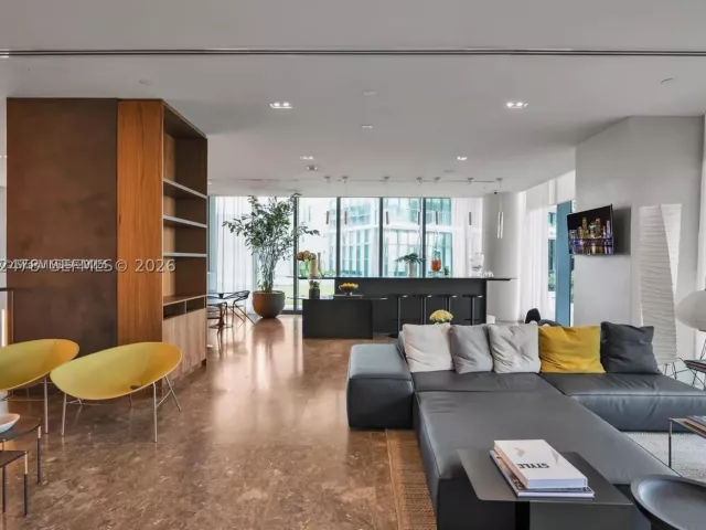 4-bedroom condo for sale in Miami - 650 NE 32nd St BH6 - MondialRealty