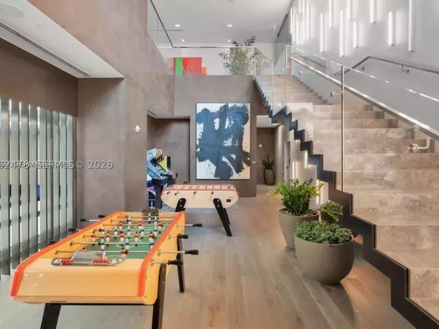 4-bedroom condo for sale in Miami - 650 NE 32nd St BH6 - MondialRealty