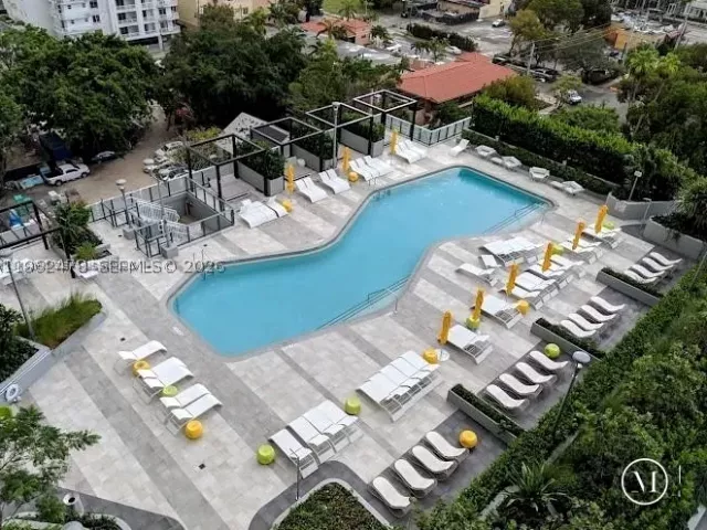 4-bedroom condo for sale in Miami - 650 NE 32nd St BH6 - MondialRealty