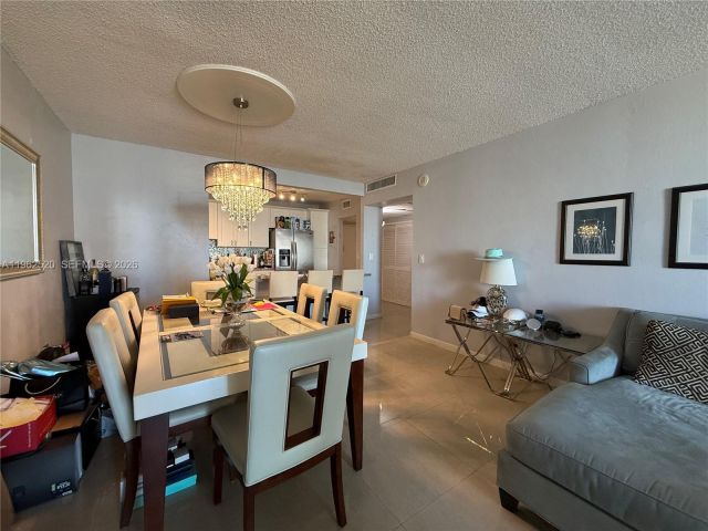 Apartment for sale  Unit #1022 - photo 7404445