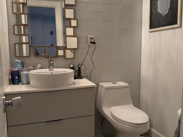 Apartment for sale  Unit #1022 - photo 7404446