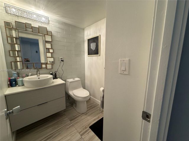 Apartment for sale  Unit #1022 - photo 7404447