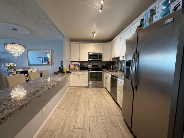 Apartment for sale  Unit #1022 - photo 7404448