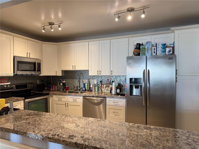 Apartment for sale  Unit #1022 - photo 7404449