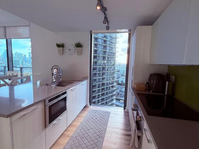 Apartment for sale  Unit #1808 - photo 7410920