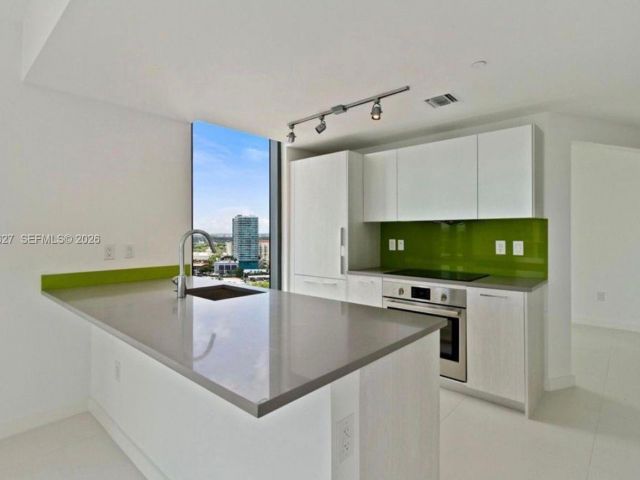 Apartment for sale  Unit #1808 - photo 7410926