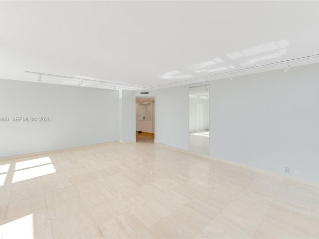 Apartment for rent  Unit #F601 - photo 7500545