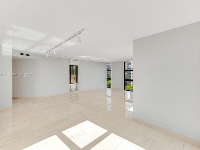 Apartment for rent  Unit #F601 - photo 7500546